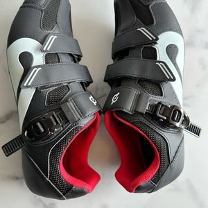 PELOTON Cycling Bike Cleats Sneakers Shoes - Size 11/12 US (45)
